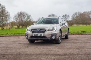 Subaru Outback 2018 года  (UK)
